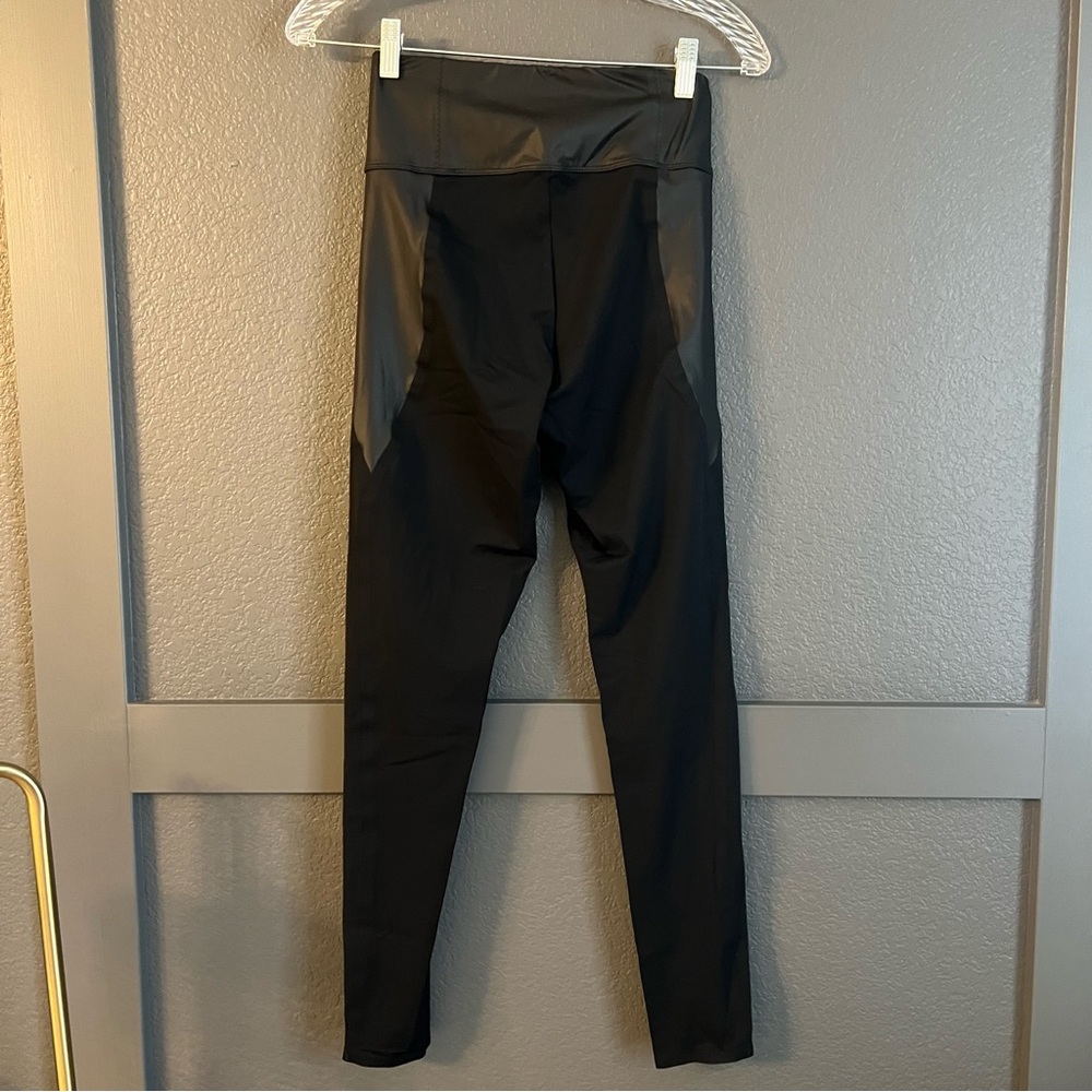 Aday Throw It Higher Leggings Black High Rise Small — image 5 of 7